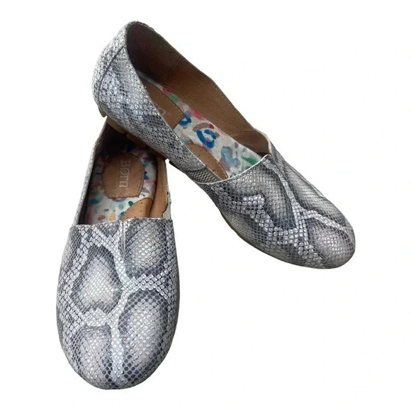 Born Sebra Leather Slip On Snakeskin Round Toe Comfort Shoes Women’s size 6.5 - Picture 1 of 14
